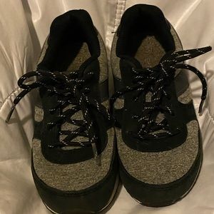 Cat & Jack black and grey boys sneakers! Excellent condition!